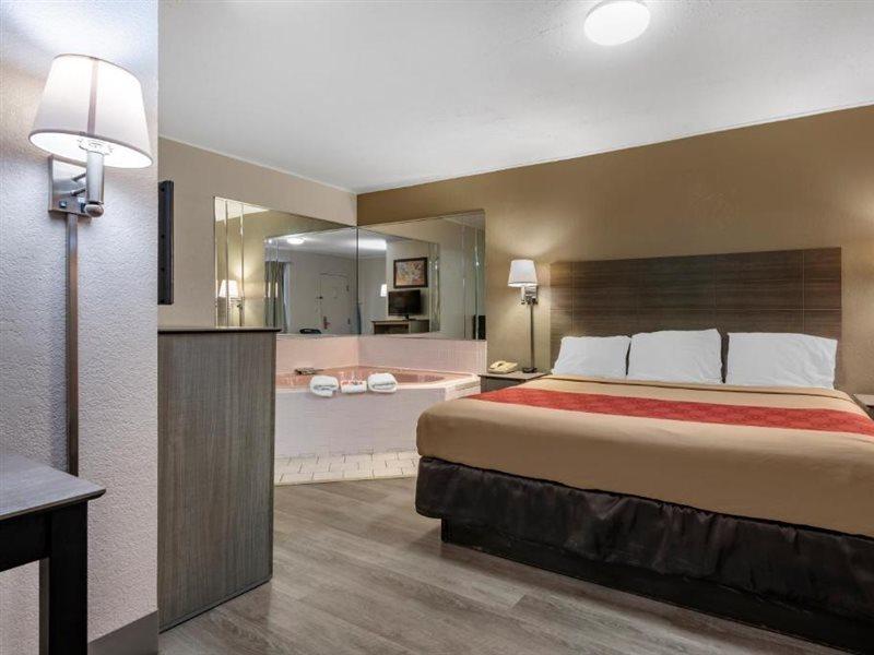 Econo Lodge Dewitt I-90 Eksteriør bilde