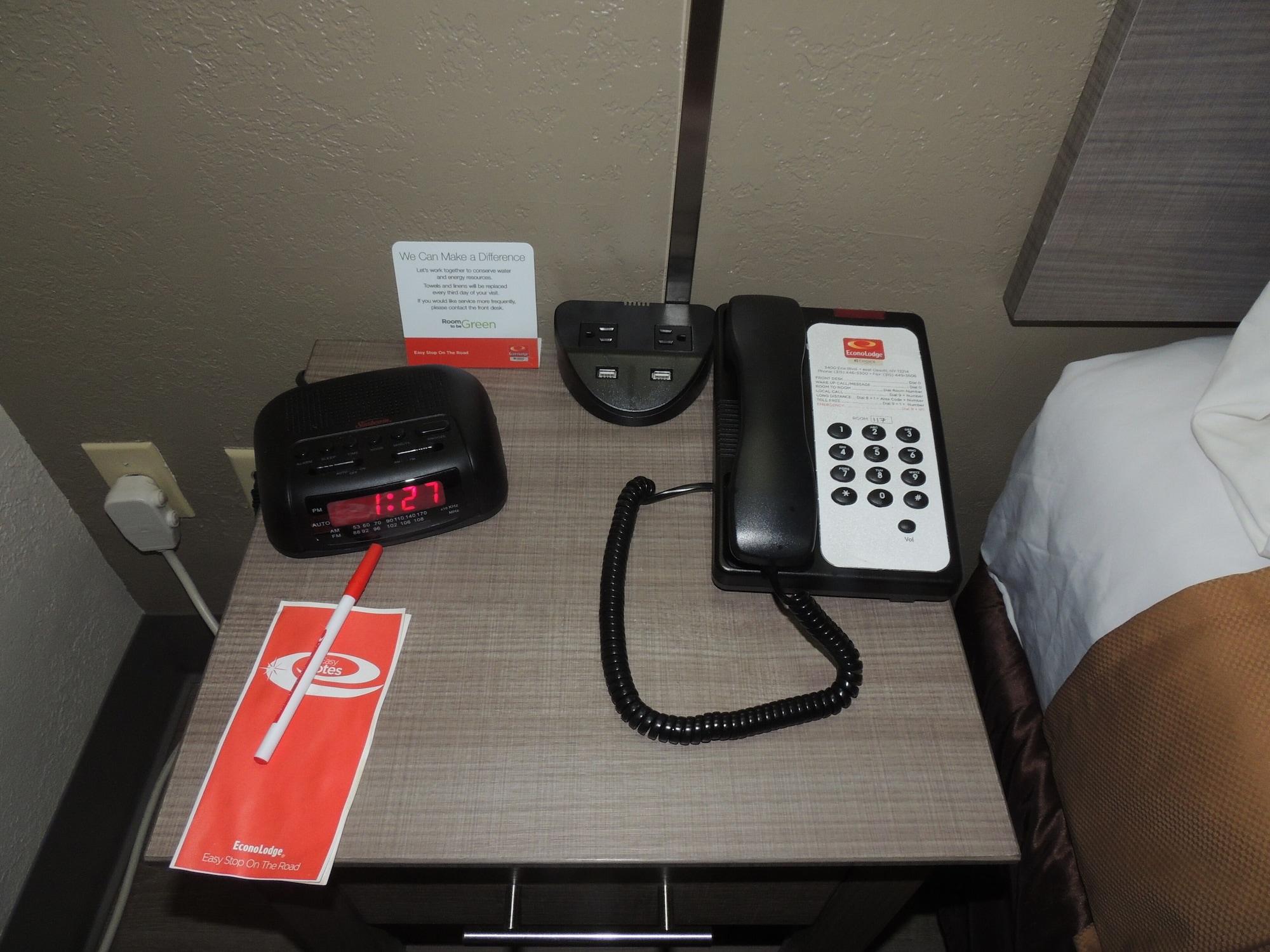 Econo Lodge Dewitt I-90 Eksteriør bilde