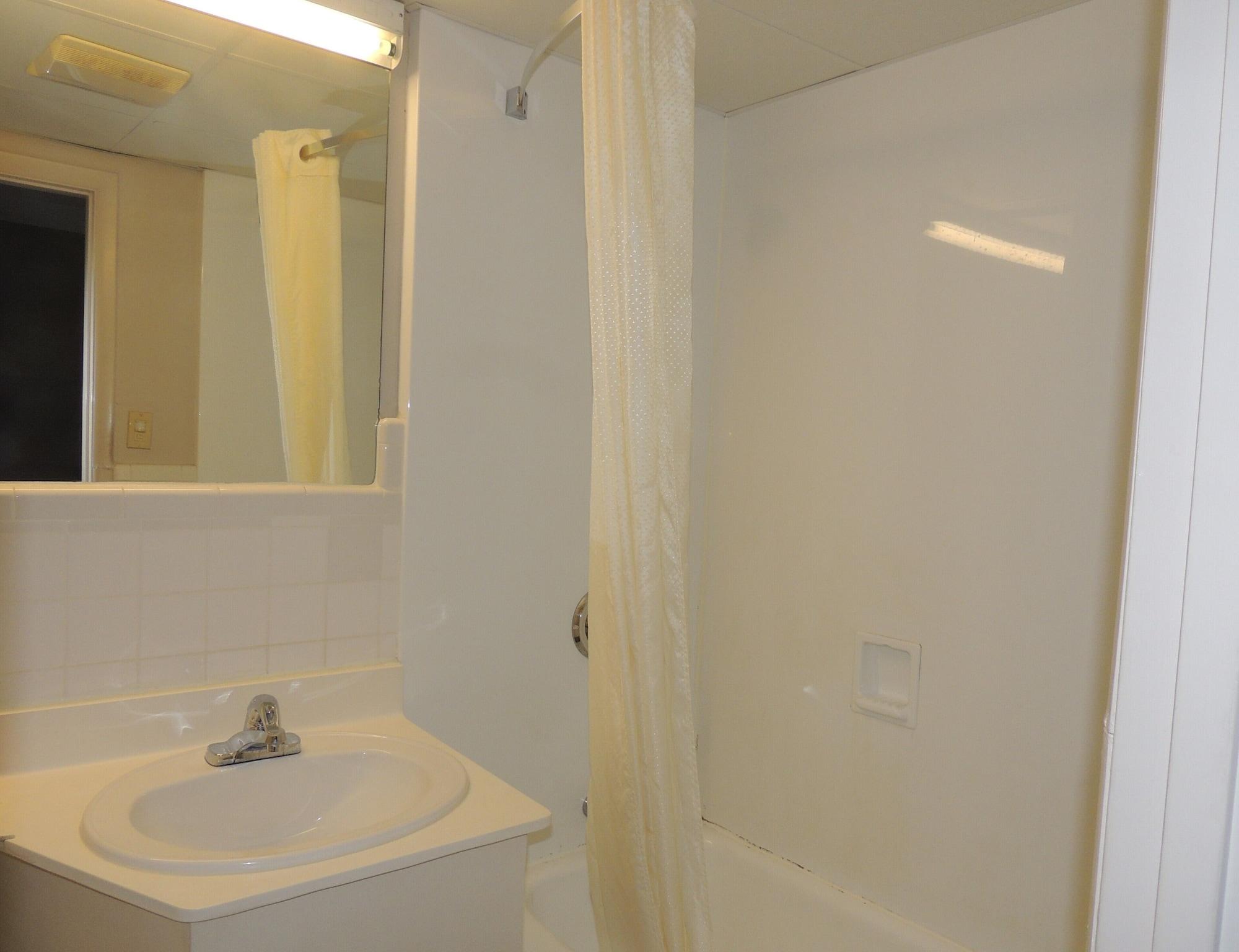 Econo Lodge Dewitt I-90 Eksteriør bilde