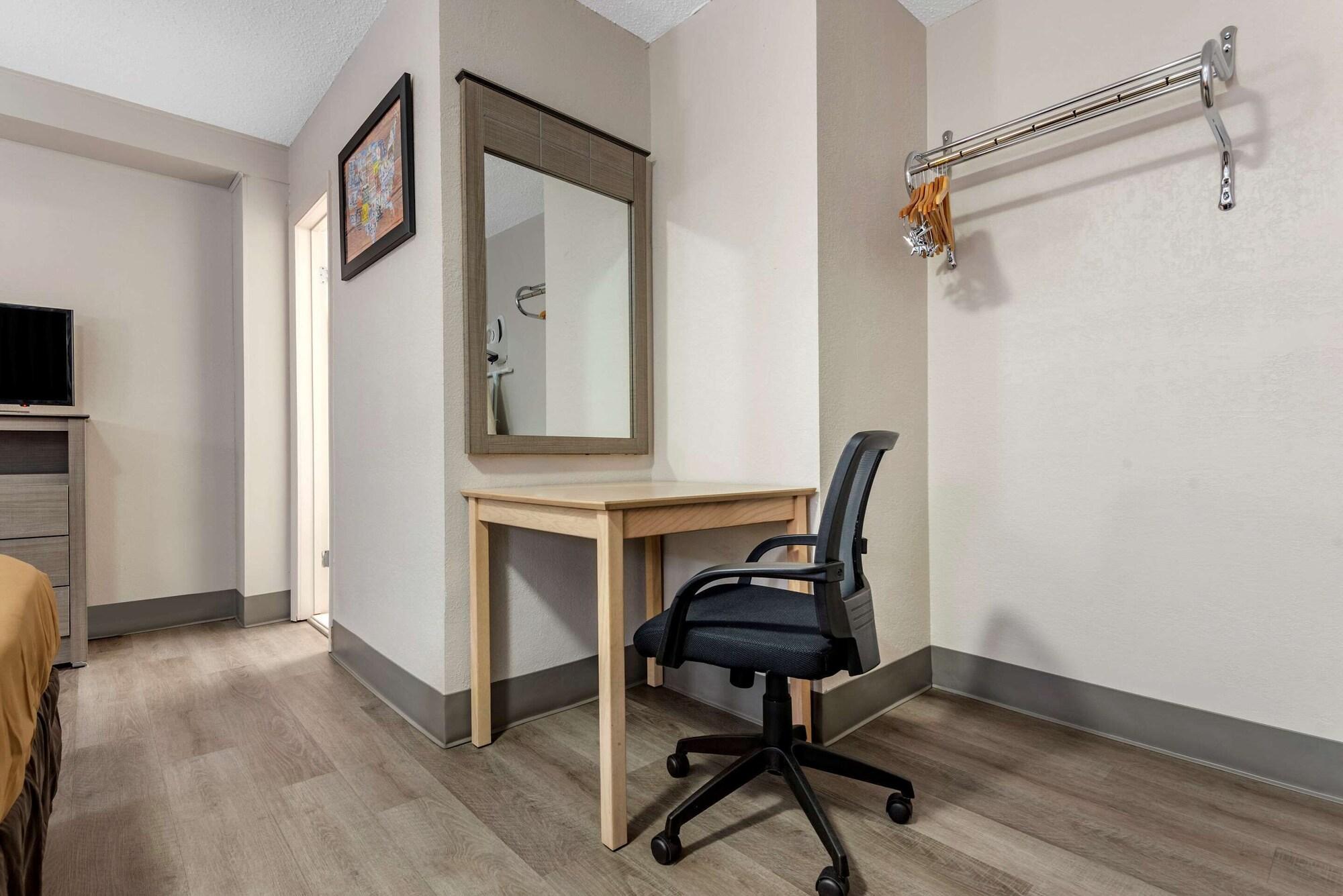 Econo Lodge Dewitt I-90 Eksteriør bilde