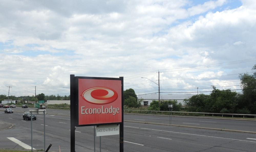 Econo Lodge Dewitt I-90 Eksteriør bilde