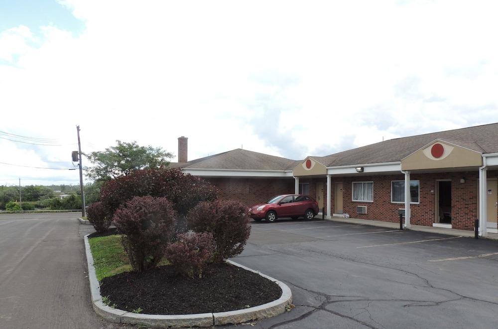 Econo Lodge Dewitt I-90 Eksteriør bilde