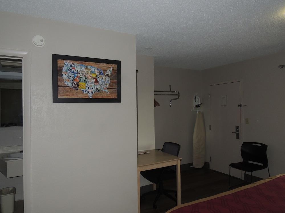 Econo Lodge Dewitt I-90 Eksteriør bilde