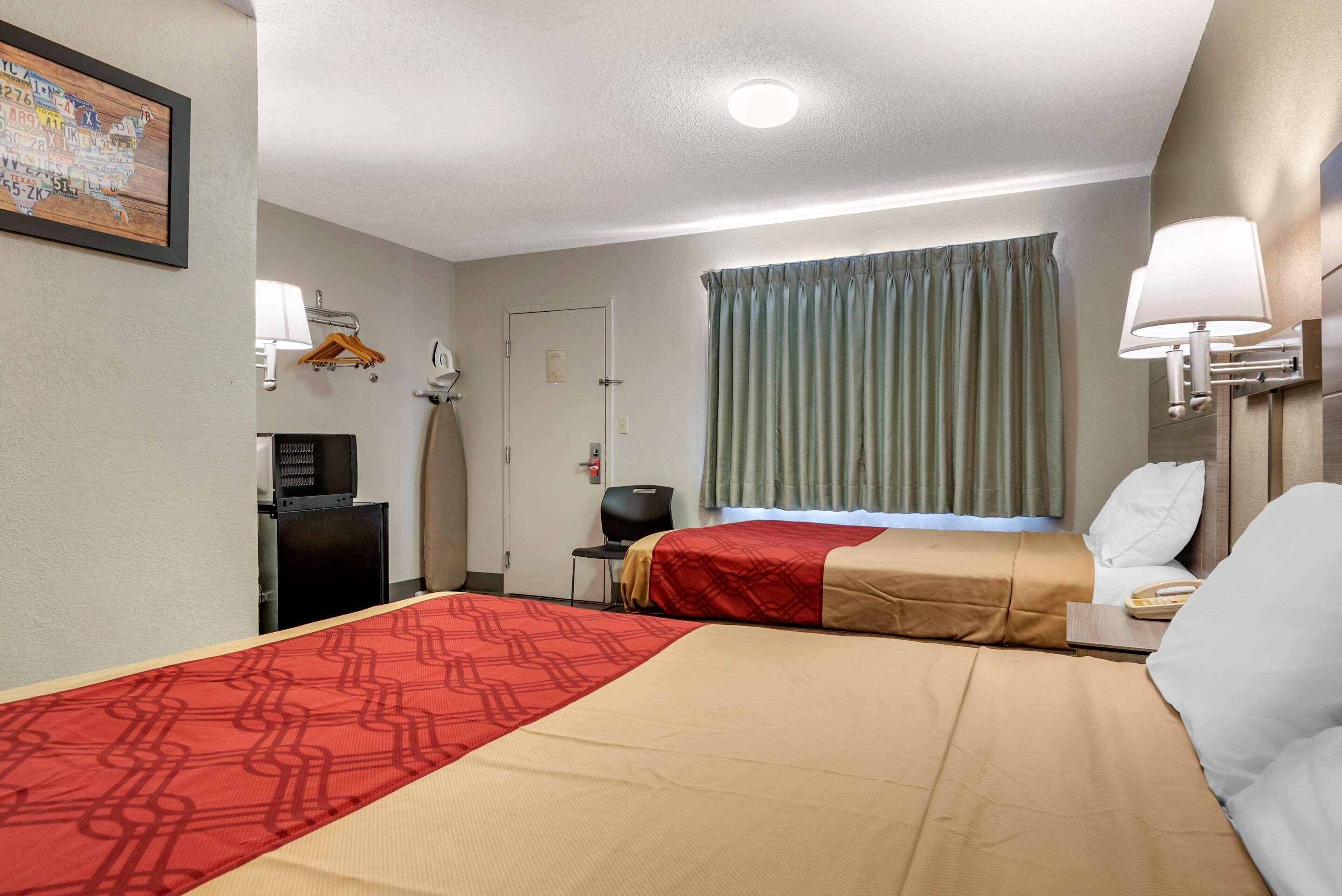 Econo Lodge Dewitt I-90 Eksteriør bilde