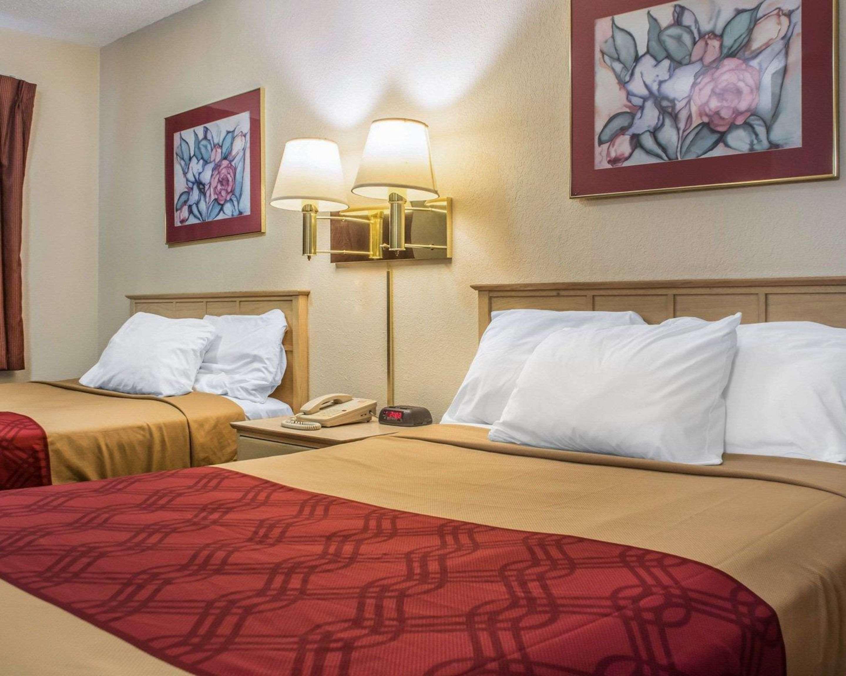 Econo Lodge Dewitt I-90 Eksteriør bilde