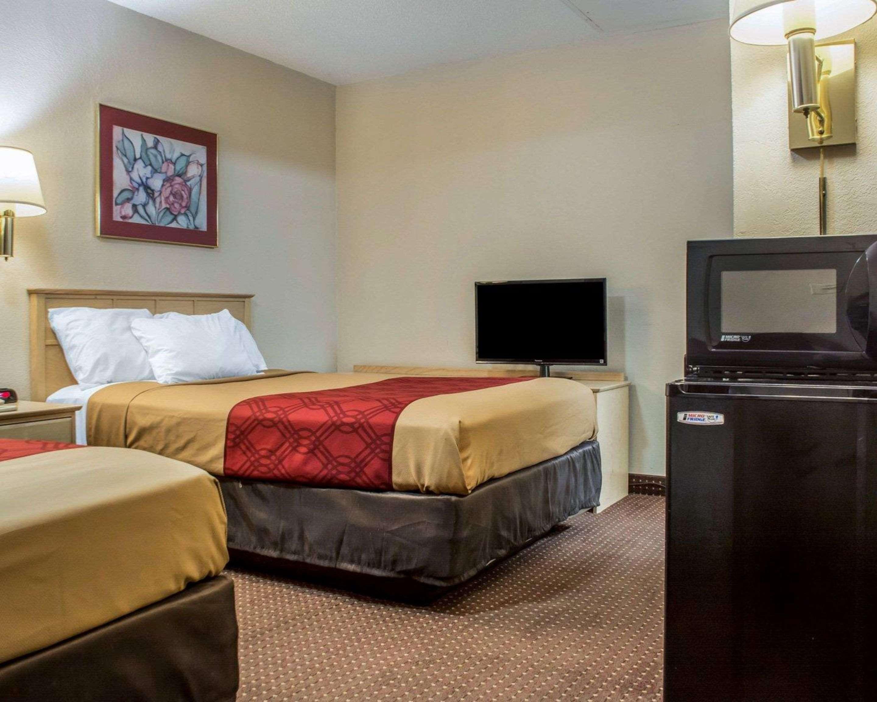 Econo Lodge Dewitt I-90 Eksteriør bilde