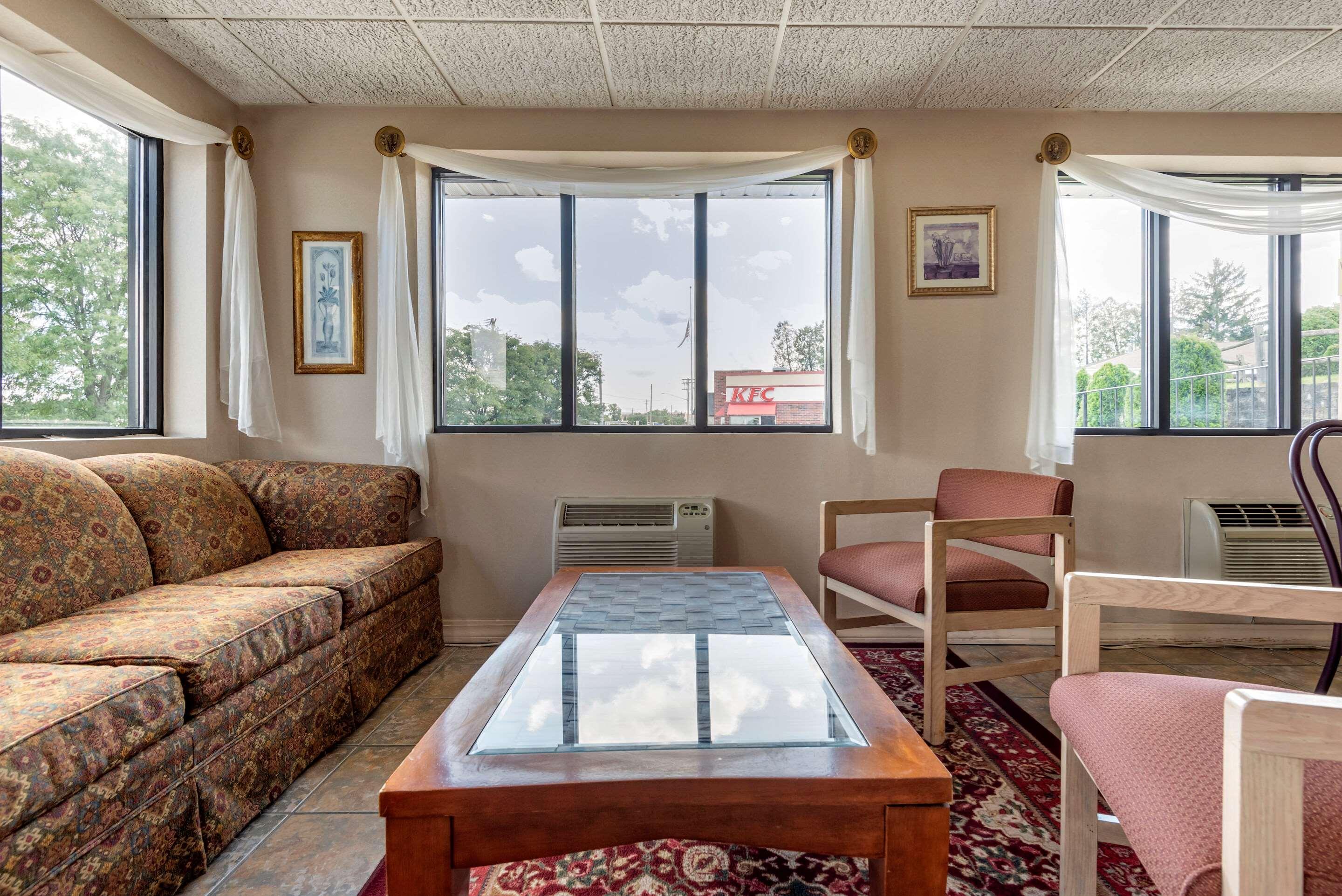 Econo Lodge Dewitt I-90 Eksteriør bilde