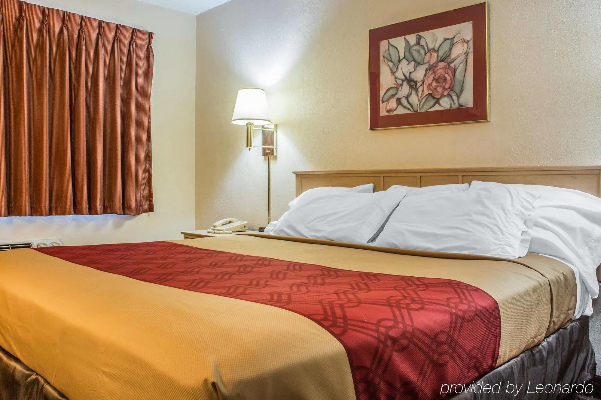 Econo Lodge Dewitt I-90 Eksteriør bilde
