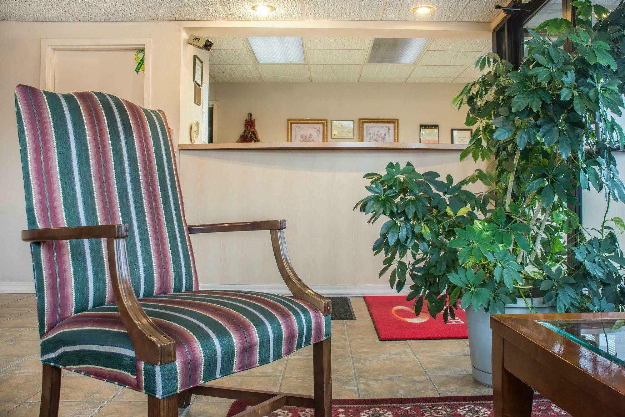 Econo Lodge Dewitt I-90 Eksteriør bilde